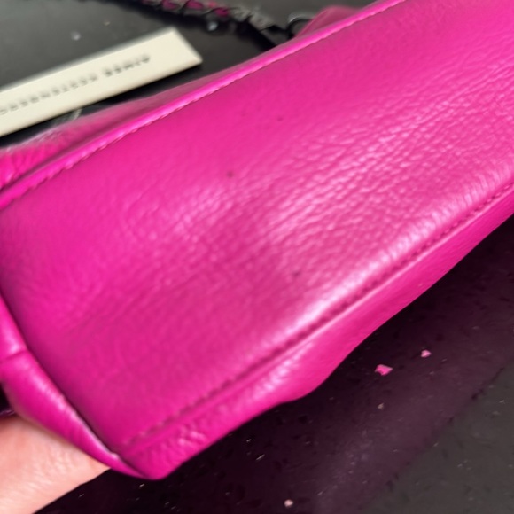 BNWT Aimee kesrenberg fuchsia magenta color cross body - Picture 5 of 5